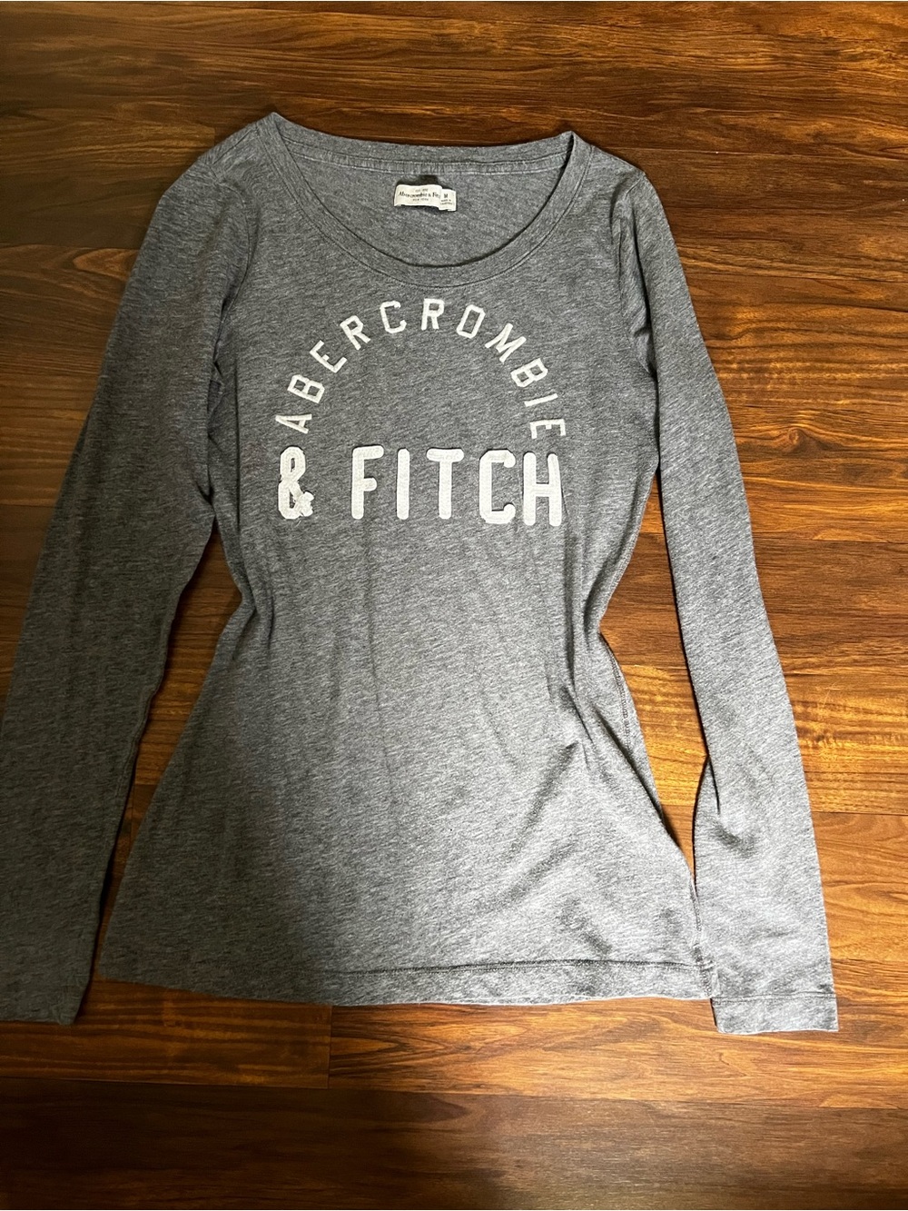 Abercrombie & Fitch Gray Long Sleeve Logo Tee